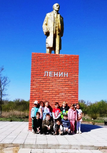 Экскурсии в ДОУ Экскурсии в ДОУ.